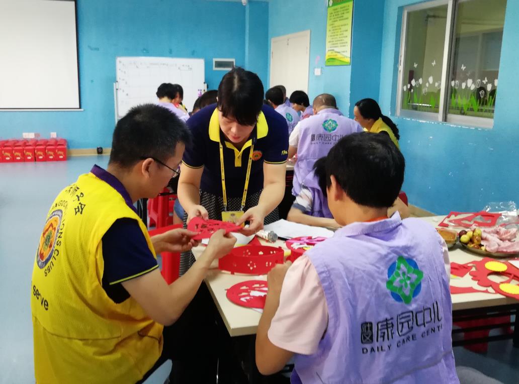 “浓情中秋,情系万江”万江残疾人康复就业服务中心温馨工程中秋慰问活动