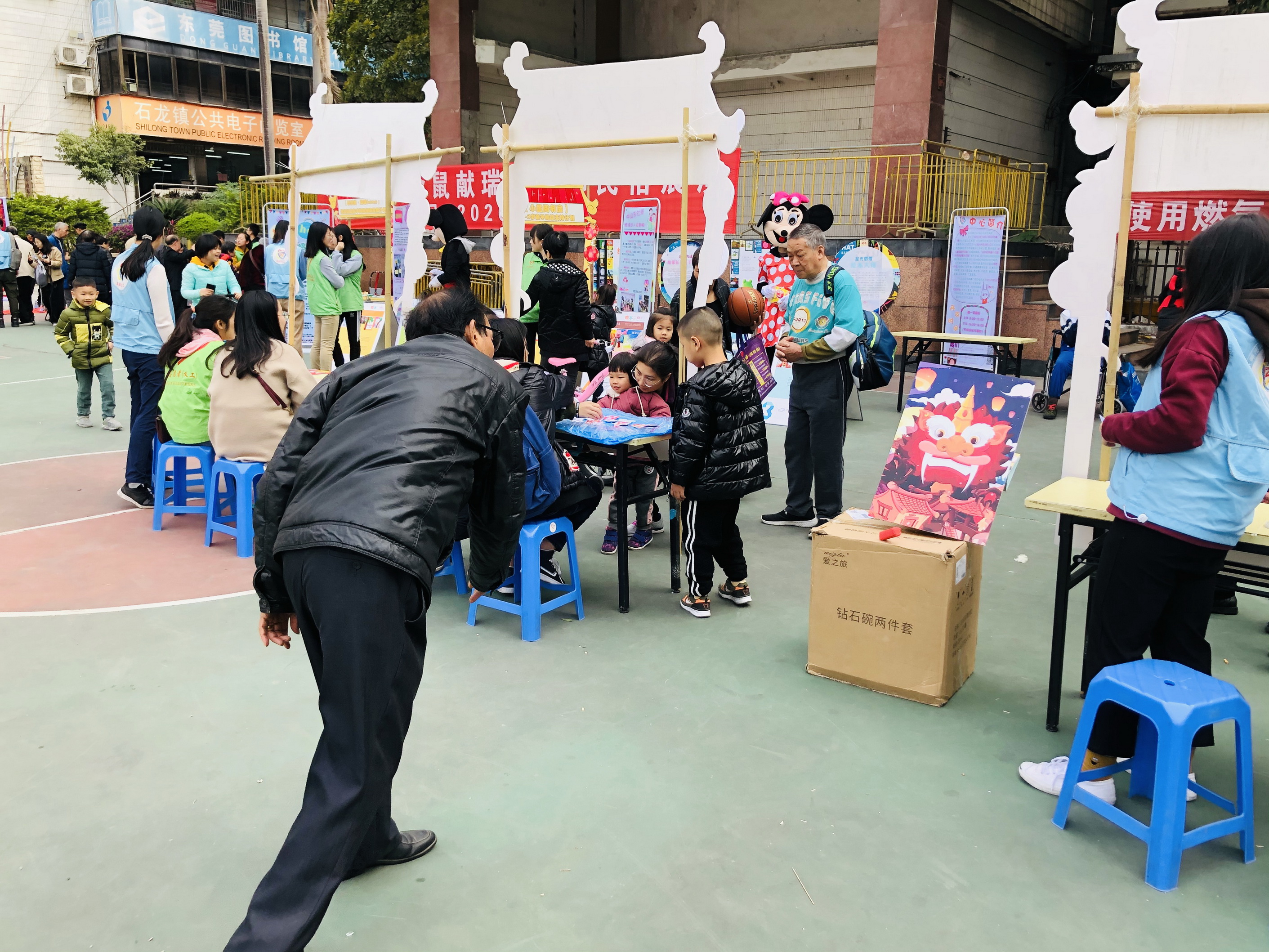 炮仗一声辞旧岁,欢欢喜喜过新年