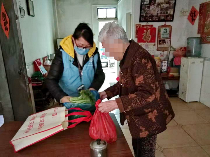 疫情面前,社区为老“代购服务”暖人心
