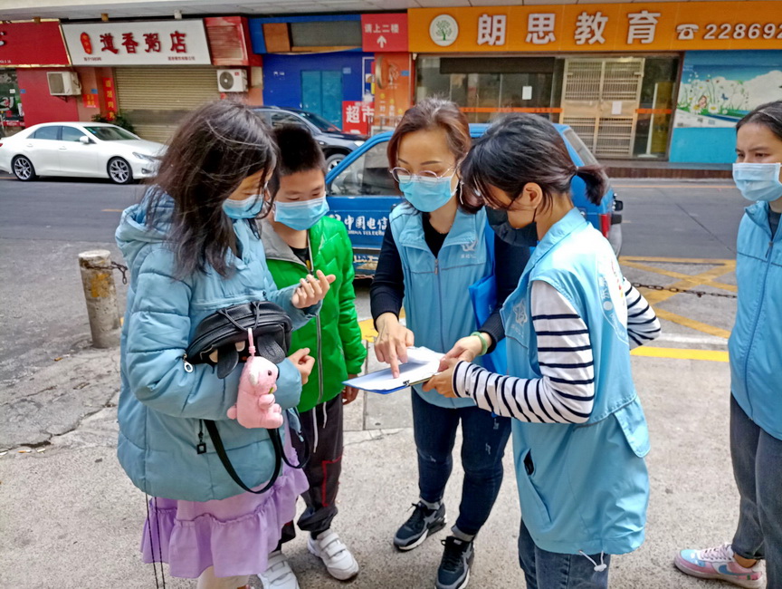 “送口罩,送健康”兴塘社区关爱弱势群体
