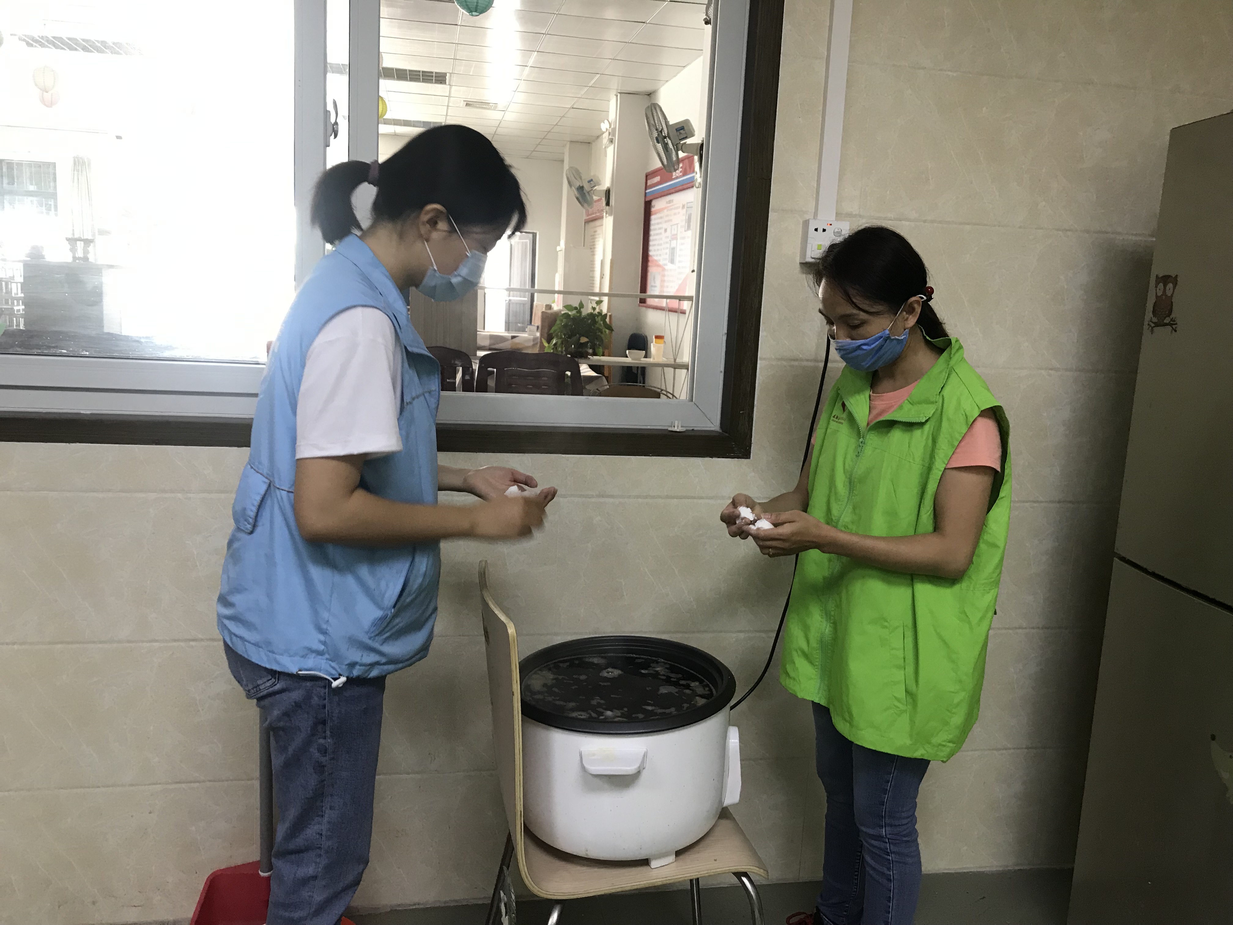“夏日炎炎送清凉”——下村探访长者活动
